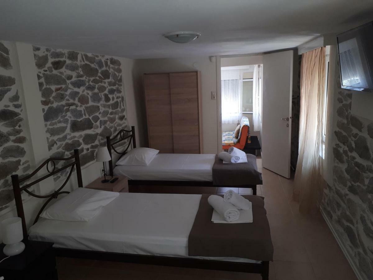 Efthimis Rooms Kavala Bagian luar foto